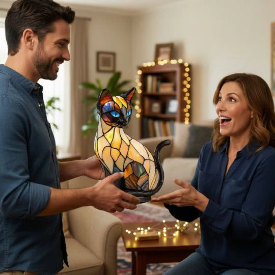 Luna Light Cat – handmade lamp that makes hearts shine